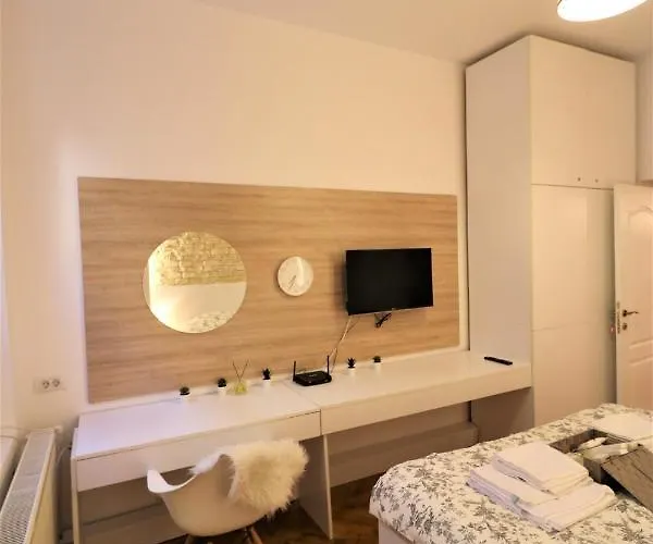 Cozy Old Town - Free Minibar Appartement Boekarest